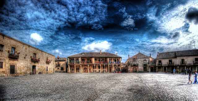 plaza mayor pedraza