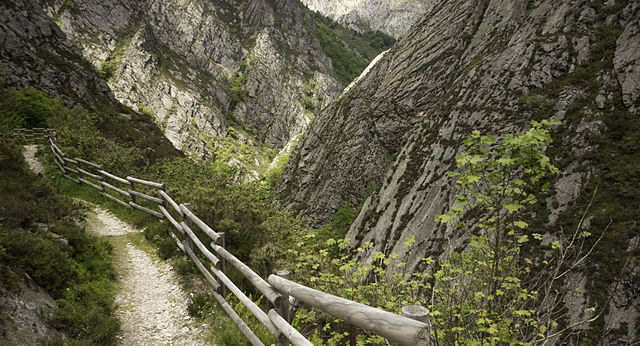 ruta senderismo asturias desfiladero arrudos