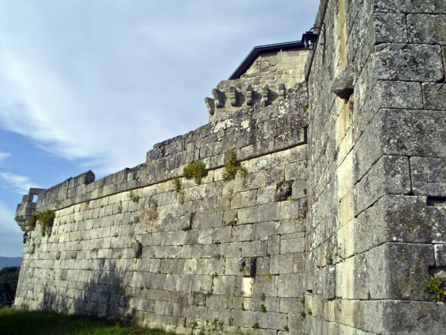 castillo maceda ourense