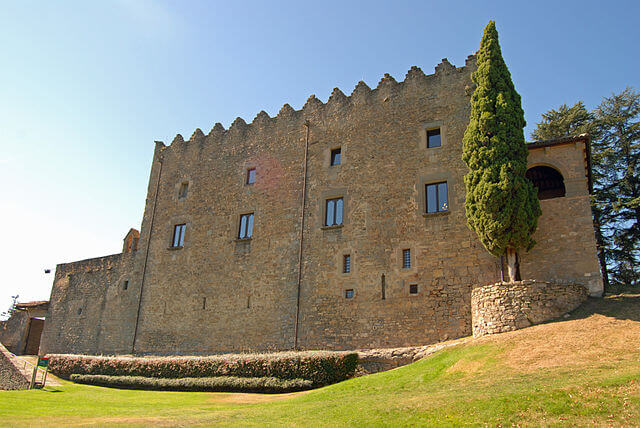 castillo montesquiu cataluña